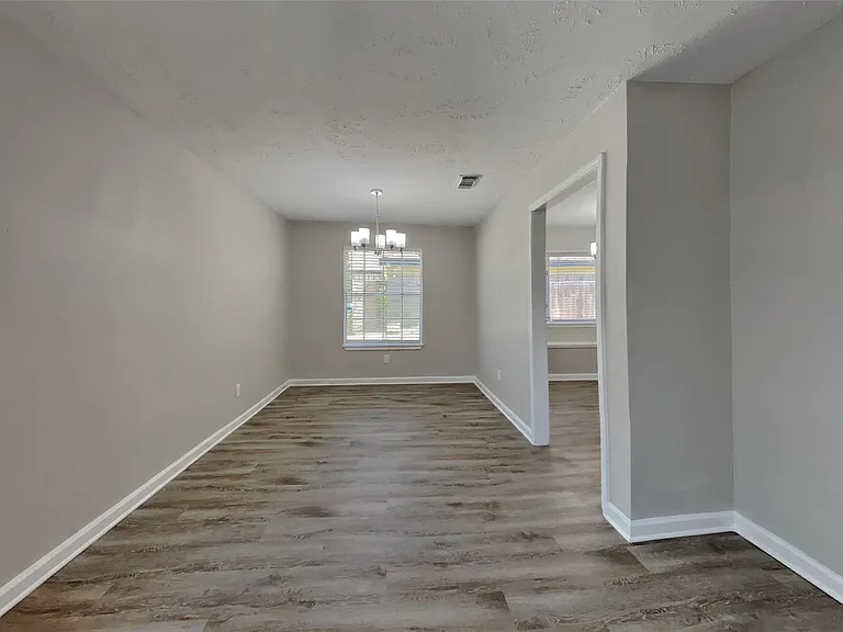 2314 Pebbledowne Cir — Photo 2