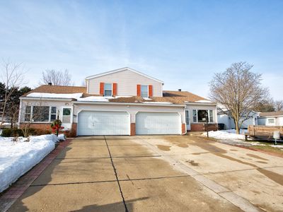 W233N6121 Teakwood Ct, Sussex, WI, 53089