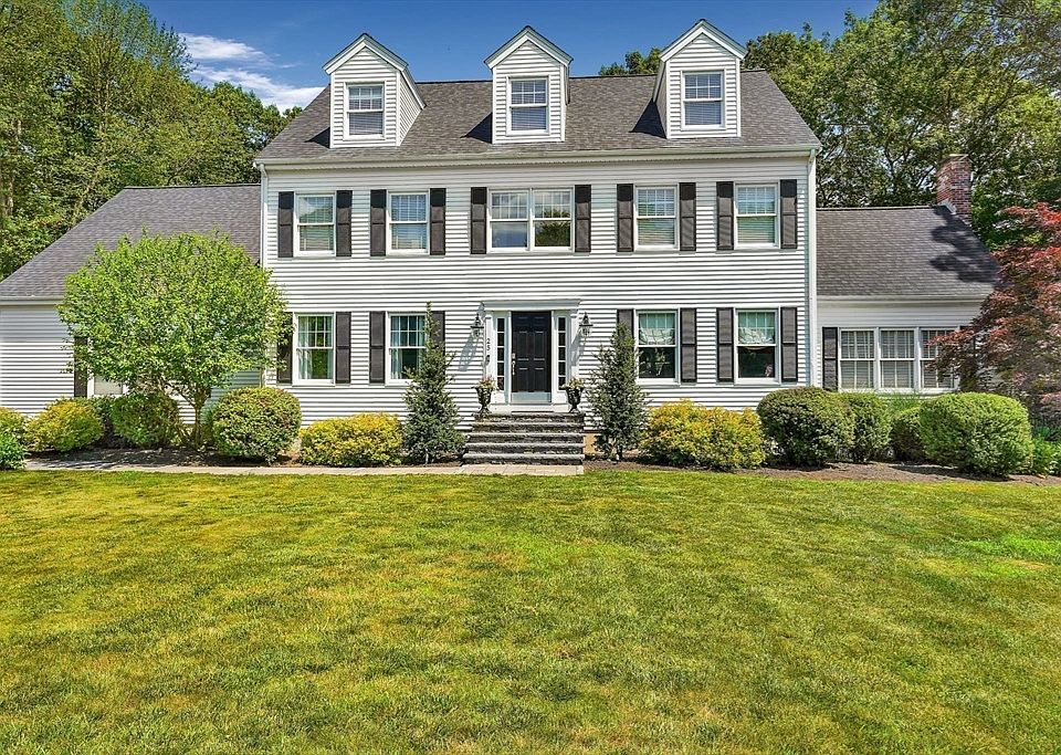 1st image of 25 Howe St