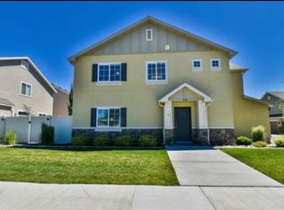 1068 W Stonehaven Dr, North Salt Lake, UT 84054