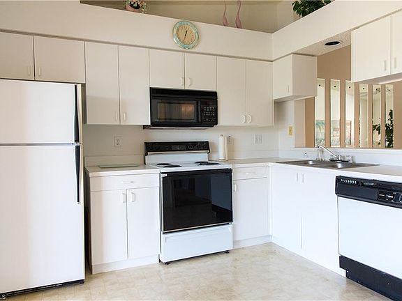 5th image of 287 Quail Forest Blvd APT 218
