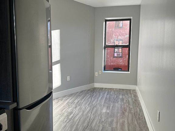 3rd image of 411 E 118th St APT 24