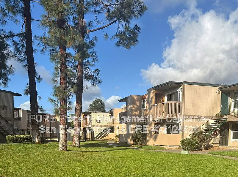 Building Photo - 480 Jamacha Rd
