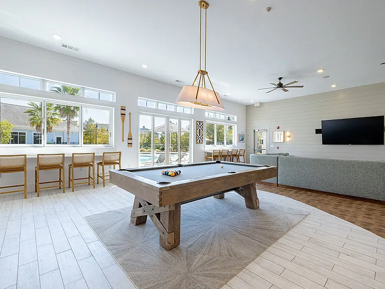 Longshore Commons — Photo 12