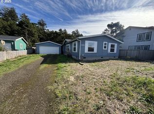 1209 NW Bayshore Dr, Waldport, OR 97394