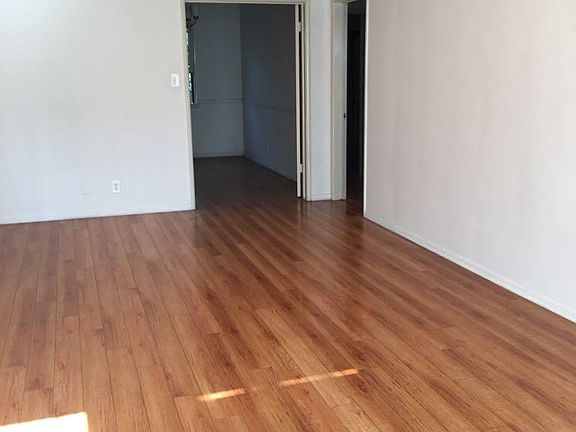 3rd image of 200 S Sycamore Ave APT 20