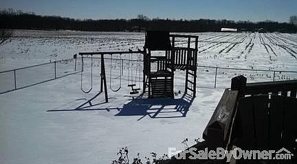 3rd image of 931 Red Oak Dr