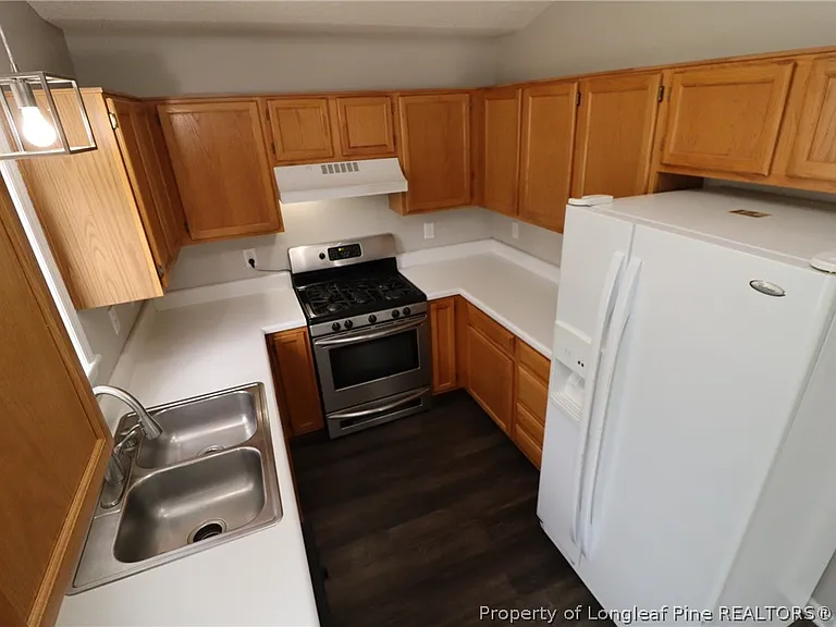 504 Noonday Ct — Photo 11
