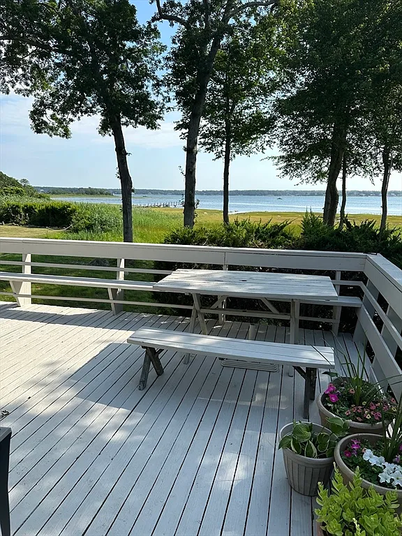 3 bed, 2.0 bath, 885 sqft, $2,100 — Photo 3