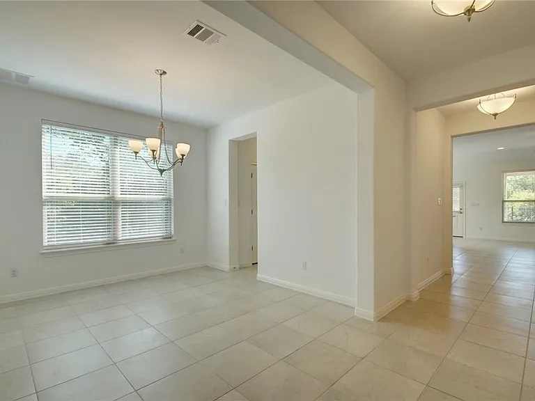 113 Meadow Wood Cv — Photo 9