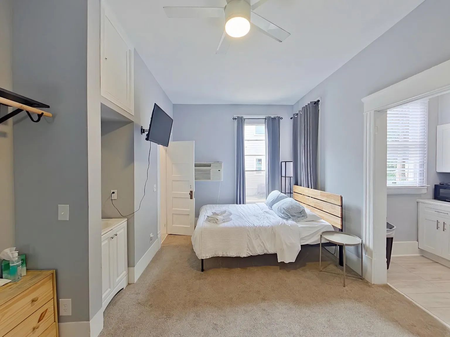 4 bed, 6.0 bath, 2115 sqft, $1,525 — Photo 1