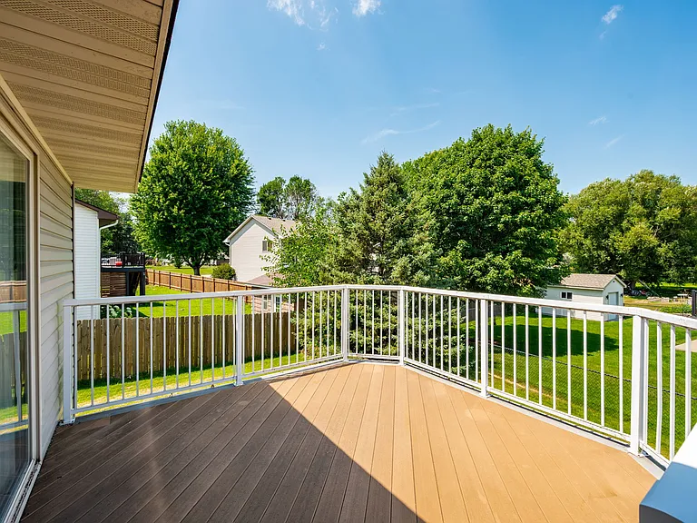 487 Thomas Ave — Photo 7