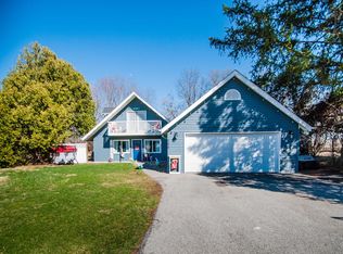 725 Alpine Dr, Sherrard, IL