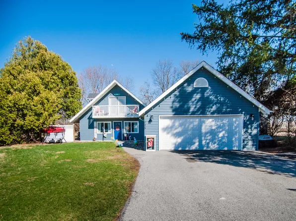 725 Alpine Dr, Sherrard, IL 61281