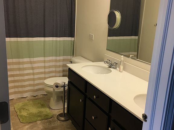 4th image of 901 Foxview Dr