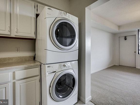 3rd image of 3709 S George Mason Dr APT 1016E