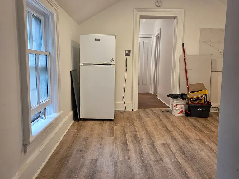 105 Bethune St #2 — Photo 11