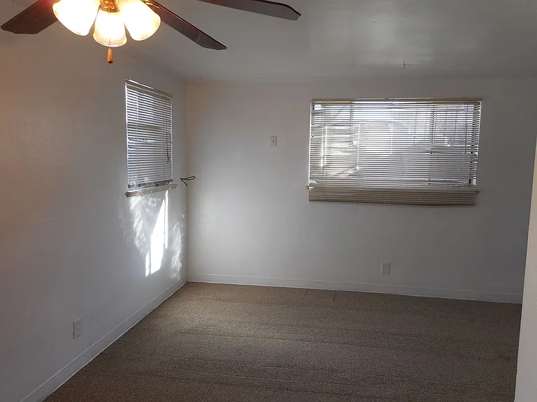4217 S Acoma St — Photo 4