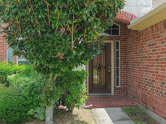 2nd image of 3206 Lone Trail Dr S