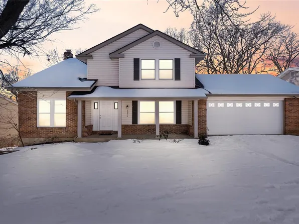 2956 Spring Water Dr, Saint Louis, MO 63129