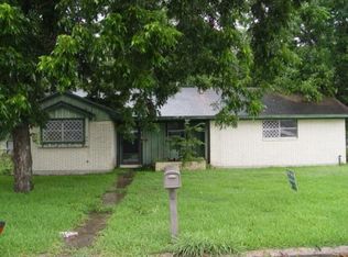 629 Catalpa St, Angleton, TX 77515
