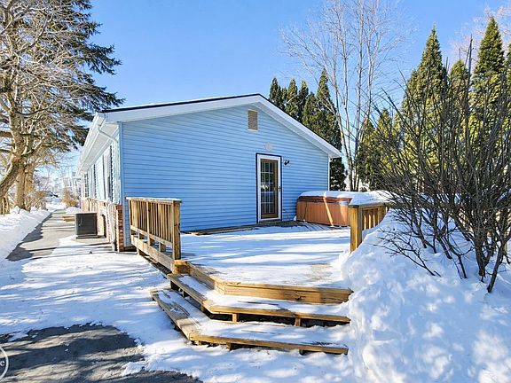 3rd image of 29750 Riverside Bay Ct