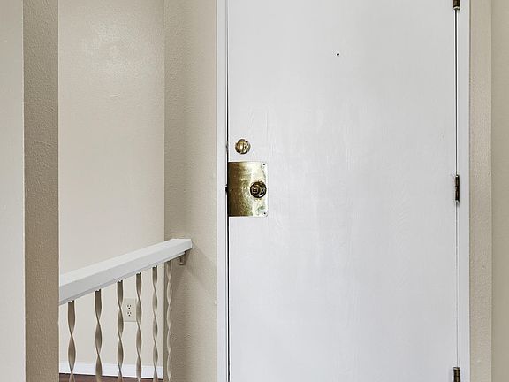 5th image of 4660 Reka Dr APT D4