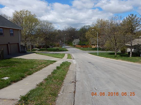 4th image of 31 E 106th St