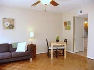 6130 Briar Town Ln, Houston, TX 77057