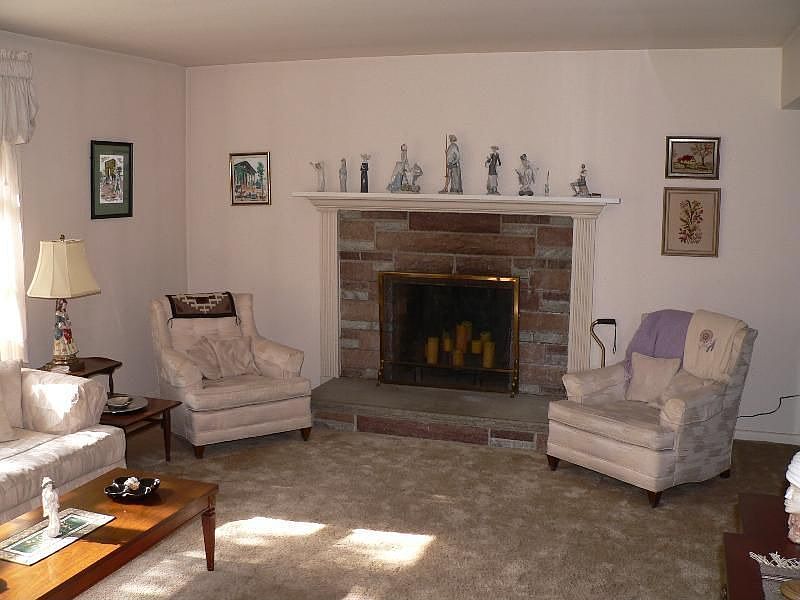 2nd image of 10 Gritman Ct