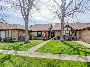 573 Pine Needles Dr, Dayton, OH 45458
