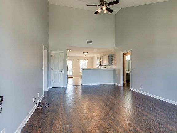 4th image of 1221 Melvin Dr