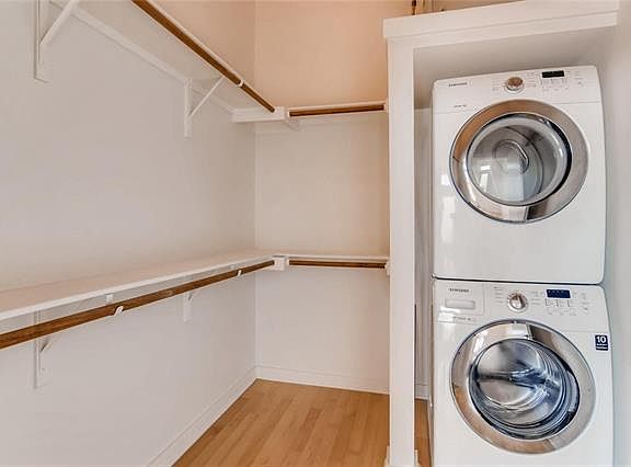 5th image of 2931 E 12th St Unit 302