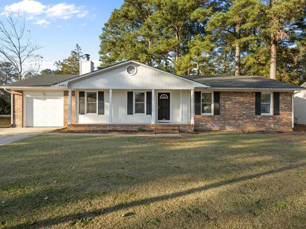 6982 Melbourne Dr, Fayetteville, NC 28314