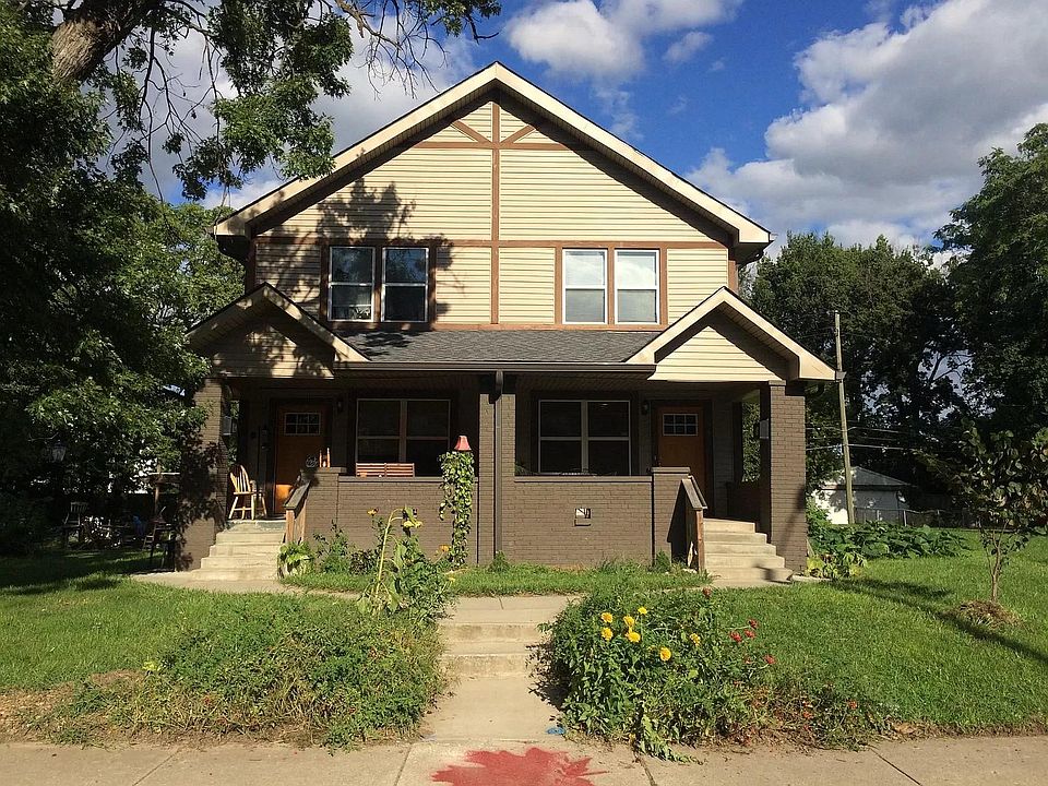 Front view of the duplex - great neighbors in the other unit!
