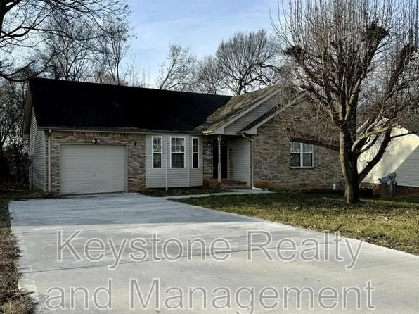 3289 N Senseney Cir, Clarksville, TN 37042