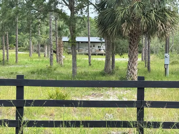 104 NE Sugar Hill Rd, Steinhatchee, FL 32359