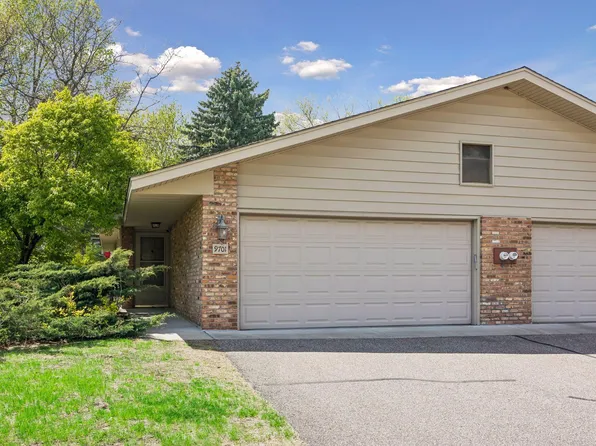 9701 Cimarron Trl, Minnetonka, MN 55305
