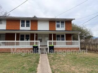 226 Oak St APT B, Henderson, NC 27536