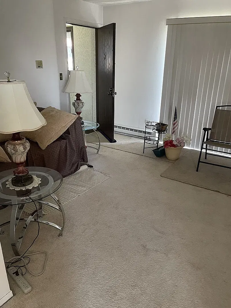 2 bed, 1.5 bath, 845 sqft, $1,700 — Photo 2