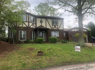 1232 Ellen Dr, South Charleston, WV 25303