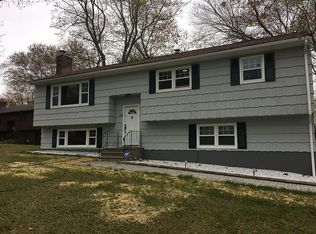 1210 Old Town Rd, Trumbull, CT 06611