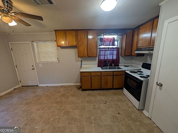 3rd image of 518 Odom Ave