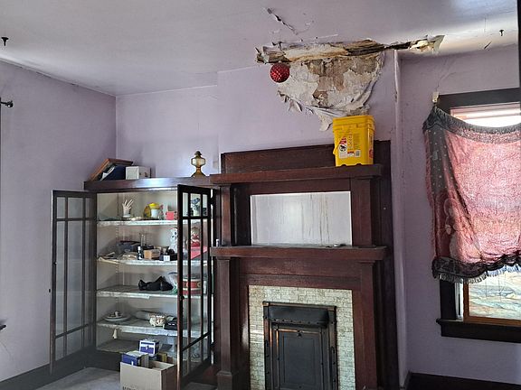 5th image of 404 E Iowa St