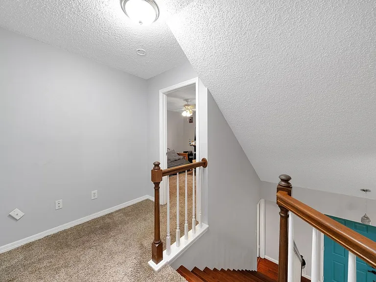 2758 Waymeyer Dr — Photo 29