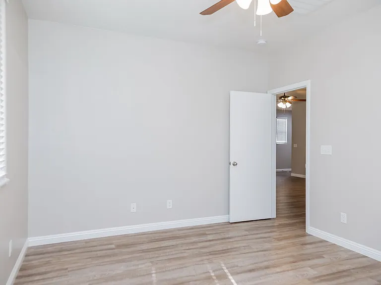 181 Crested Creek Ave — Photo 9