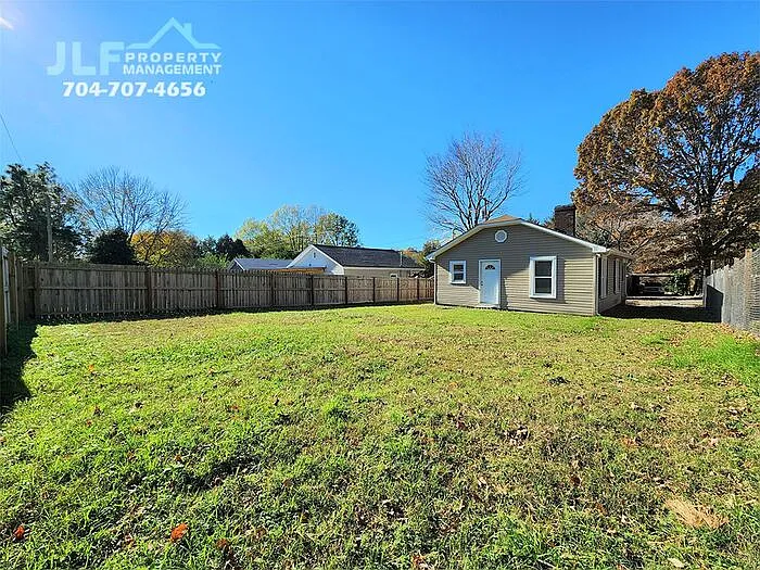 507 S Vance St — Photo 15