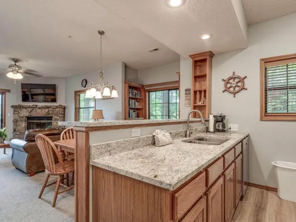 100 Village Trl Bldg 10 Unit 4, Branson, MO 65616