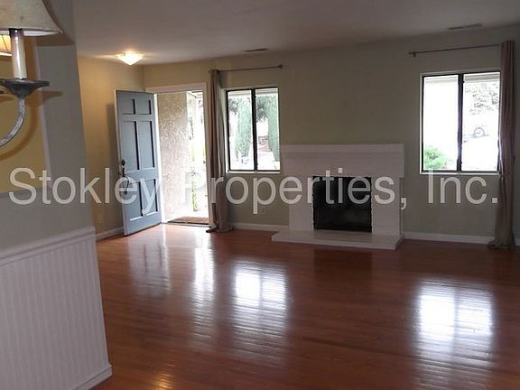 3rd image of 707 Cumberland Dr
