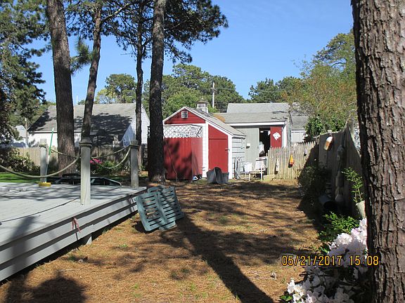 2/4 sheds and shower